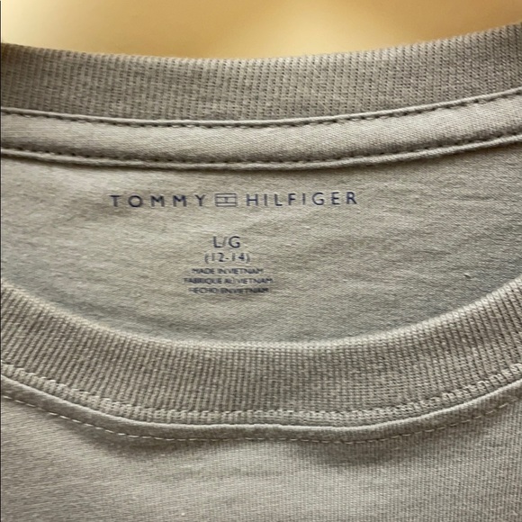 Tommy Hilfiger gray basic tee - Picture 3 of 5